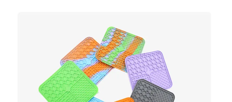 Pet Lick Silicone Mat for Dogs Pet Slow Food Plate Dog Bathing Distraction Silicone Dog Sucker Food Training Dog Feeder Supplies