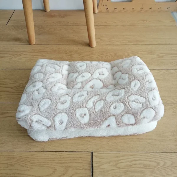 Flannel Pet Mat Dog Bed Cat Bed Thicken Sleeping Mat Dog Blanket Mat For Puppy Kitten Pet Bed for Small Large Dogs Pet Supplies - Image 4